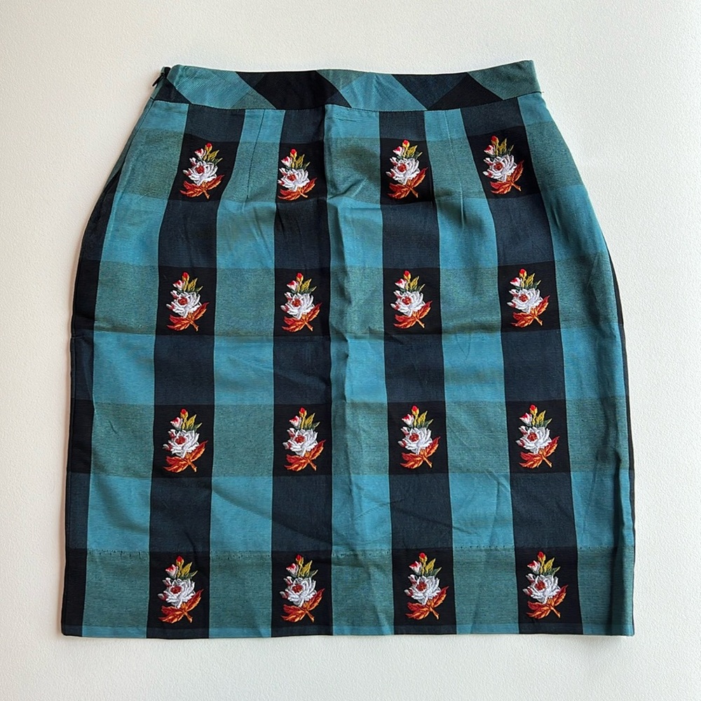 Anthropologie HD in Paris Buffalo Plaid Embroidered Holiday Skirt Size 2